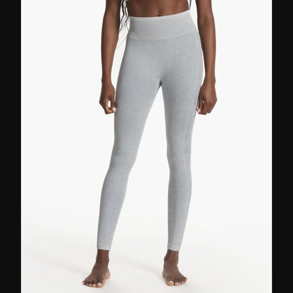 -NWT- VUORI HELIX SEAMLESS LEGGING LIGHT CLOUD SZ S